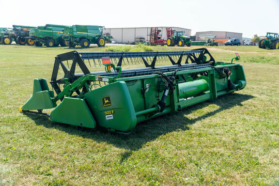 Image of John Deere 920F equipment image 1