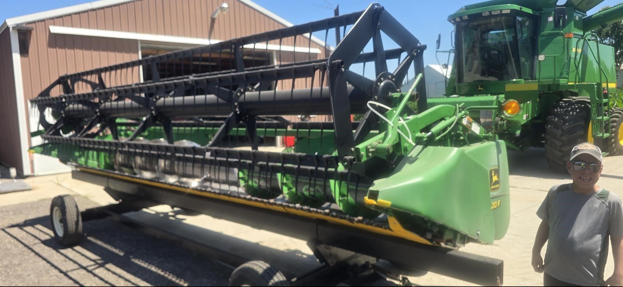 2001 John Deere 920F Equipment Image0
