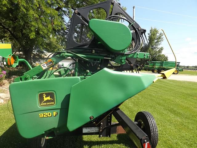 Image of John Deere 920F equipment image 1