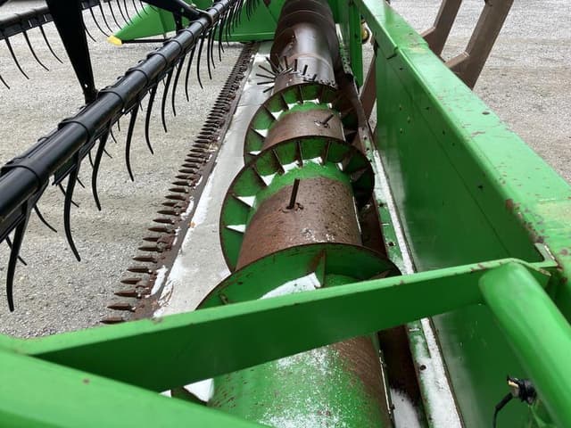 Image of John Deere 920F equipment image 4