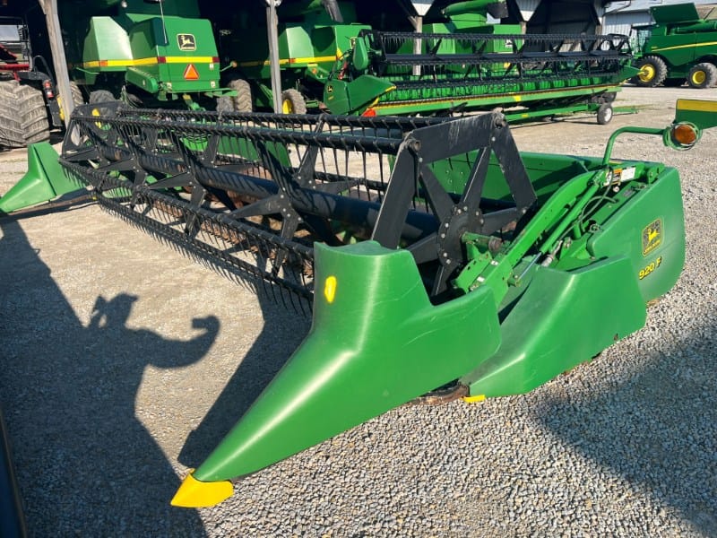 2001 John Deere 920F Equipment Image0