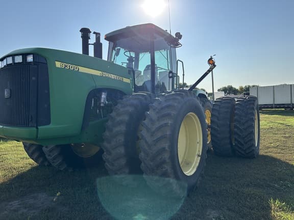 Image of John Deere 9300 equipment image 1