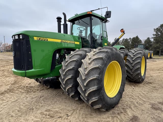 Image of John Deere 9300 equipment image 1