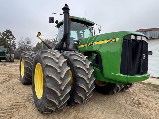 Image of John Deere 9300 equipment image 2