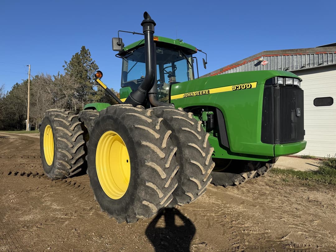 Image of John Deere 9300 Primary image