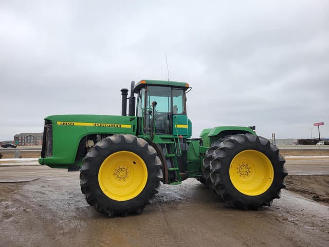 Image of John Deere 9300 equipment image 1