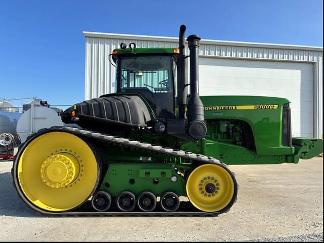 Image of John Deere 9300T equipment image 2