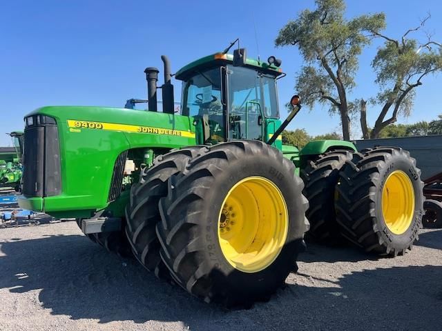 2001 John Deere 9400 Equipment Image0