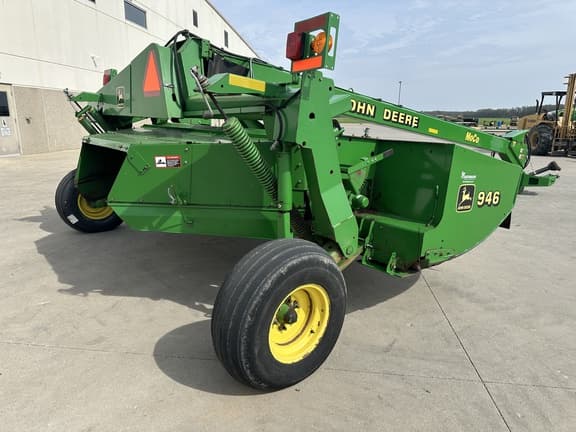 Image of John Deere 946 equipment image 3