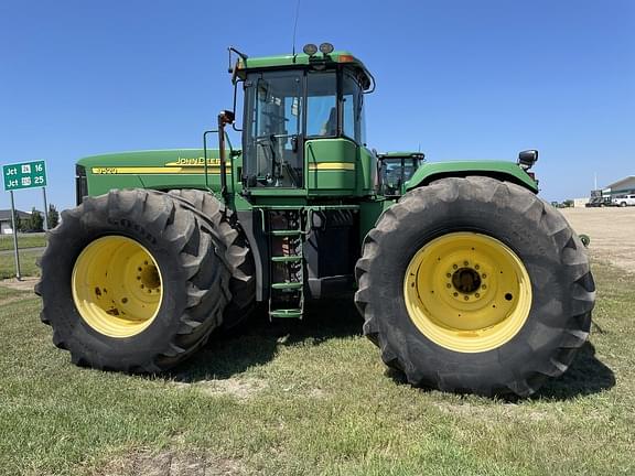 Image of John Deere 9520 equipment image 1