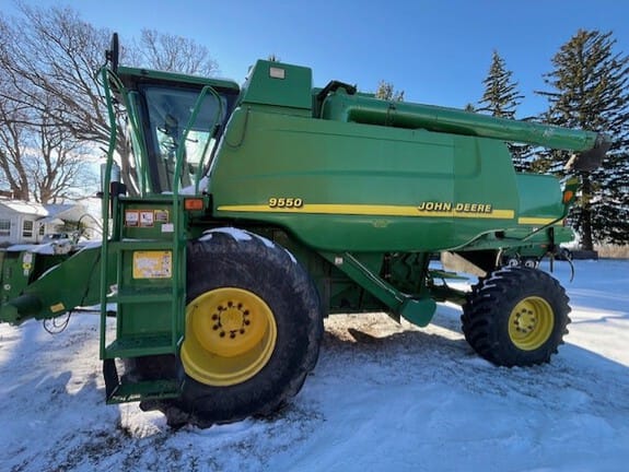 2001 John Deere 9550 Equipment Image0