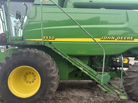Image of John Deere 9550 equipment image 1