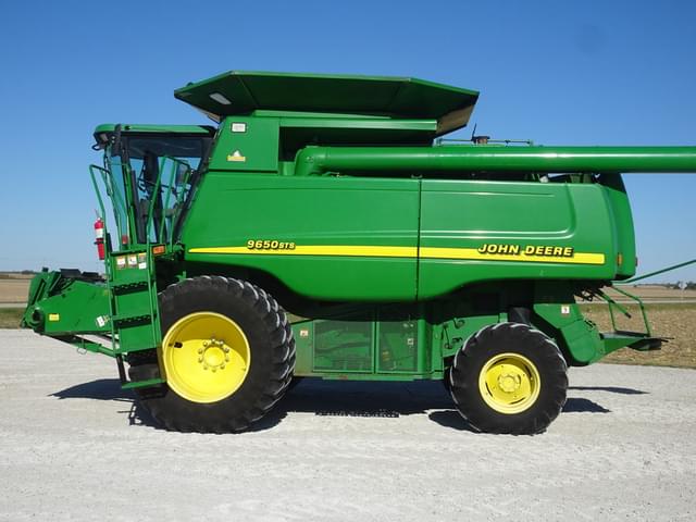 Image of John Deere 9650 STS equipment image 2