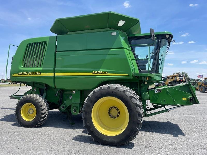 2001 John Deere 9650 STS Equipment Image0