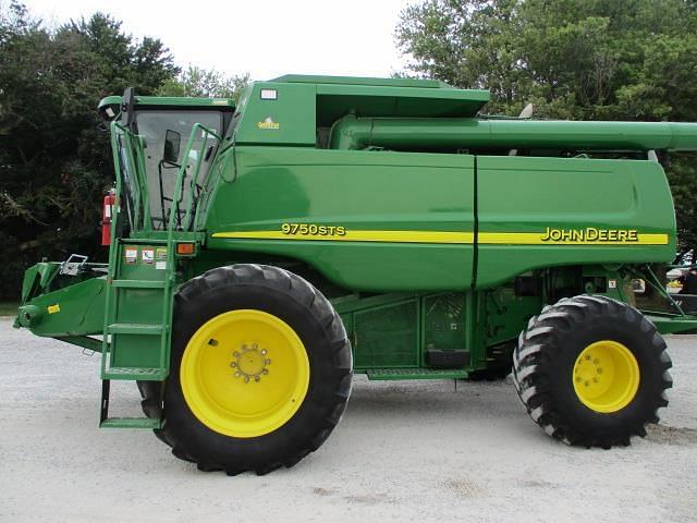 Image of John Deere 9750 STS equipment image 2