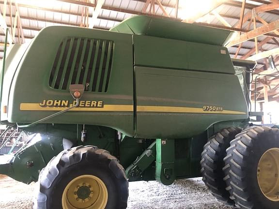 Image of John Deere 9750 STS equipment image 2