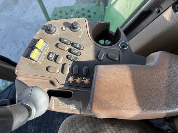 Image of John Deere 9750 STS equipment image 4