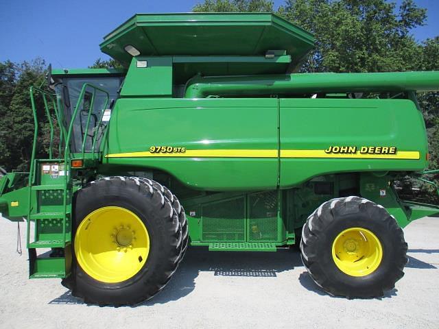 Image of John Deere 9750 STS equipment image 2