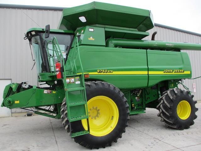 2001 John Deere 9750 STS Equipment Image0