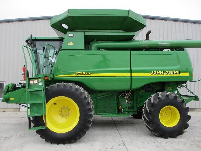 Image of John Deere 9750 STS equipment image 2