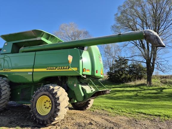 Image of John Deere 9750 STS equipment image 2