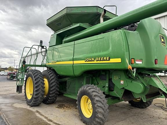 Image of John Deere 9750 STS equipment image 1