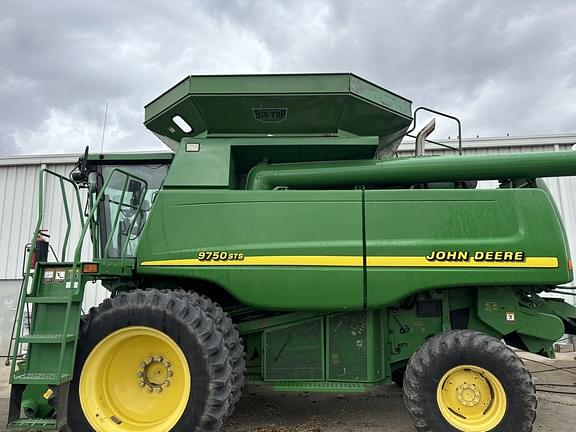 Image of John Deere 9750 STS equipment image 2