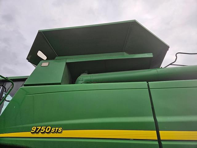 Image of John Deere 9750 STS equipment image 3