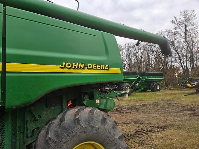 Image of John Deere 9750 STS equipment image 2