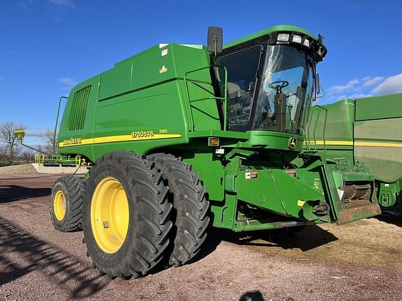 Image of John Deere 9750 STS equipment image 2