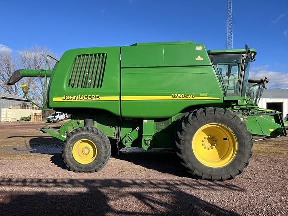 Image of John Deere 9750 STS equipment image 3