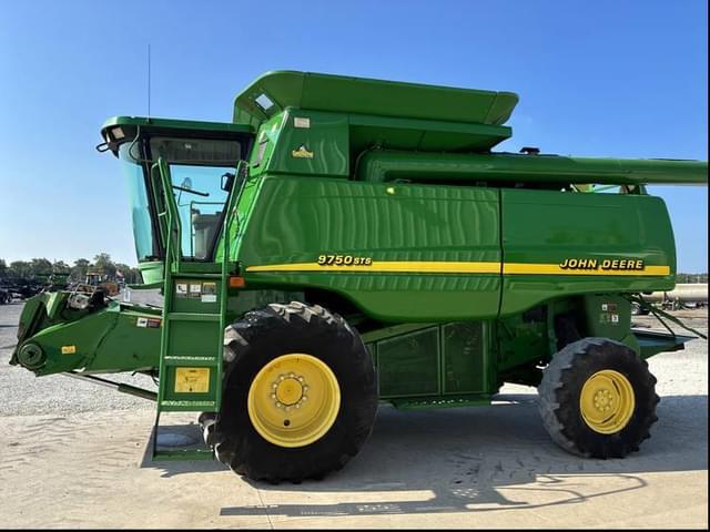 Image of John Deere 9750 STS equipment image 2