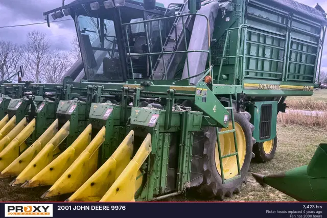 Image of John Deere 9976 equipment image 1
