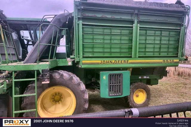Image of John Deere 9976 equipment image 2