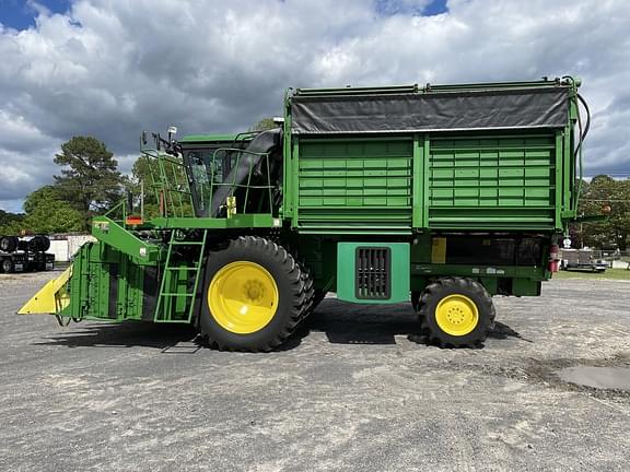 Image of John Deere 9976 equipment image 1