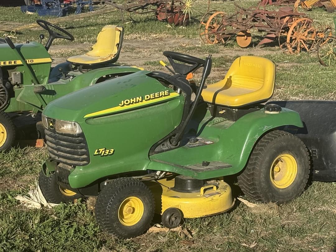 Image of John Deere LT133 Primary image