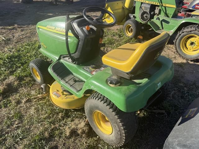 Image of John Deere LT133 equipment image 1