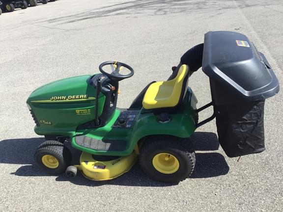 Image of John Deere LT166 equipment image 3