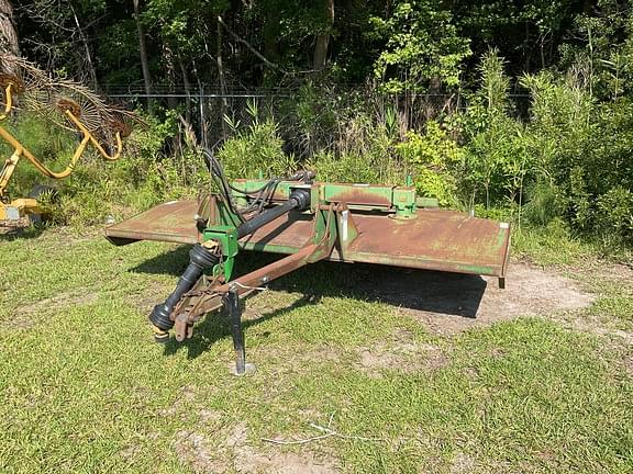 Image of John Deere MX10 equipment image 1