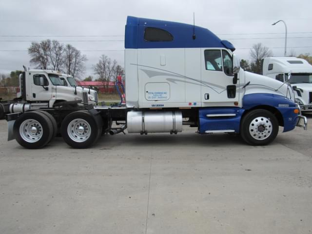 Image of Kenworth T2000 equipment image 4