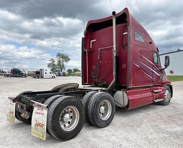 Image of Kenworth T2000 equipment image 4