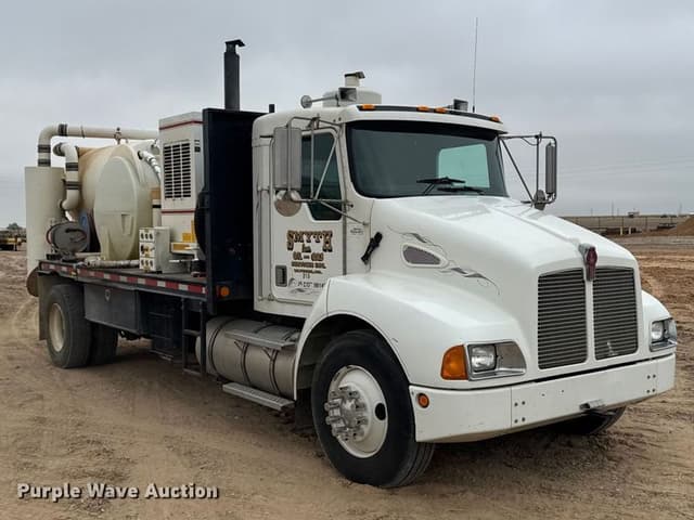Image of Kenworth T300 equipment image 2