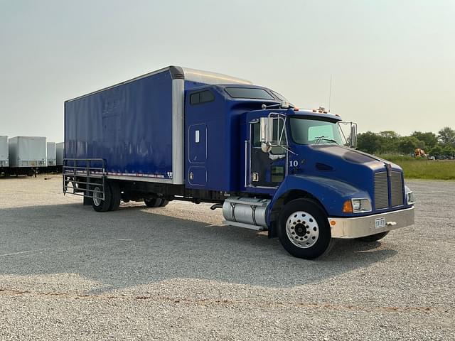 Image of Kenworth T300 equipment image 2