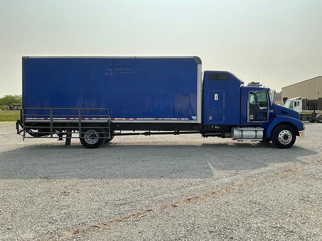 Image of Kenworth T300 equipment image 3