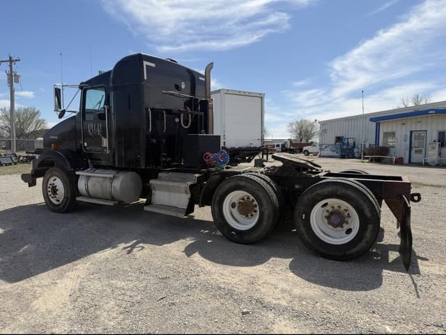 Image of Kenworth T80 equipment image 1