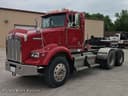 2001 Kenworth T800 Image