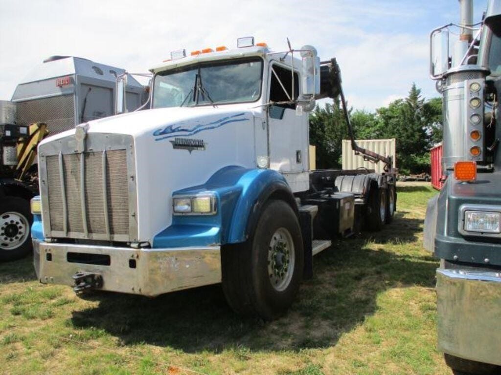 2001 Kenworth T800 Equipment Image0