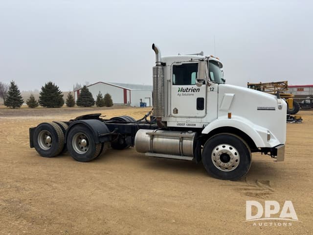 Image of Kenworth T800B equipment image 2