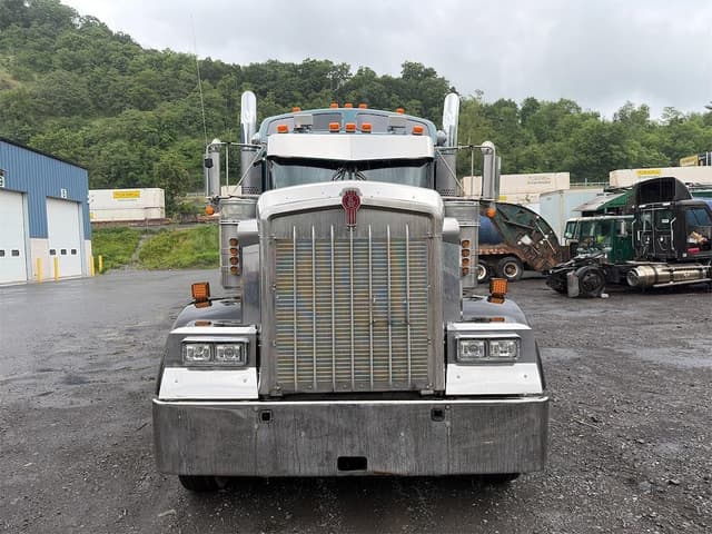 Image of Kenworth W900 equipment image 1
