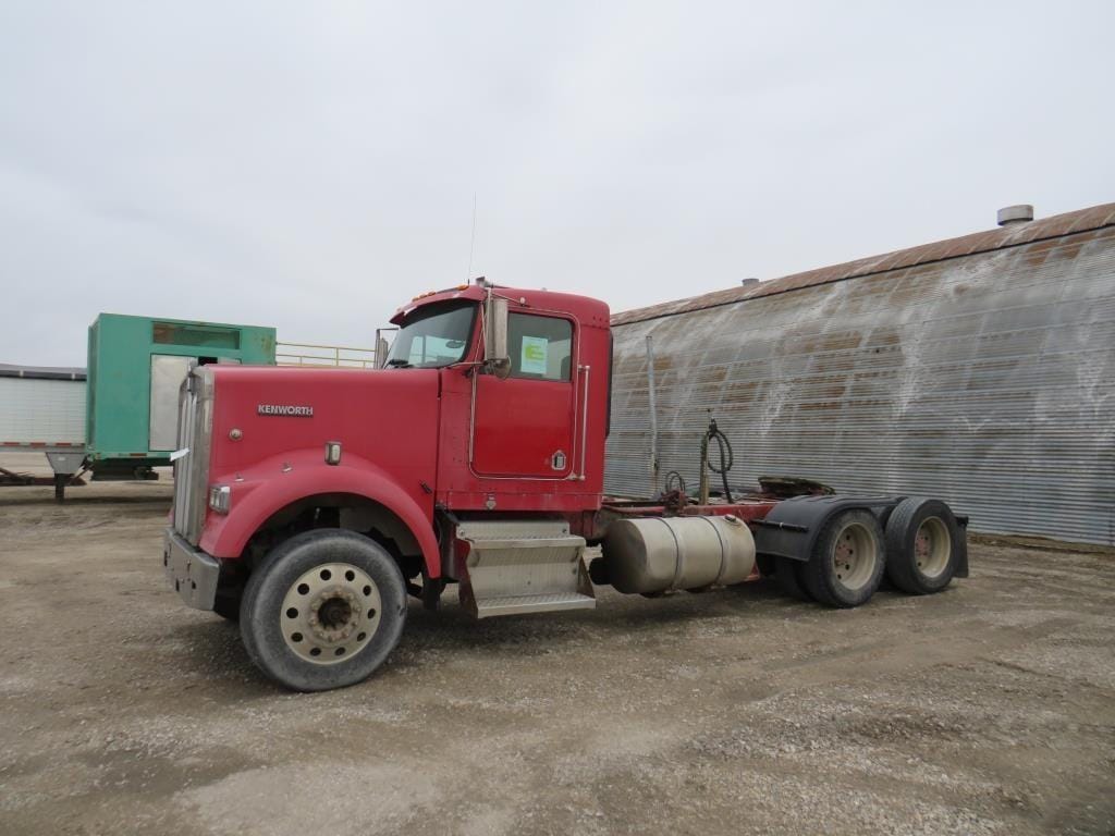 2001 Kenworth W900 Equipment Image0